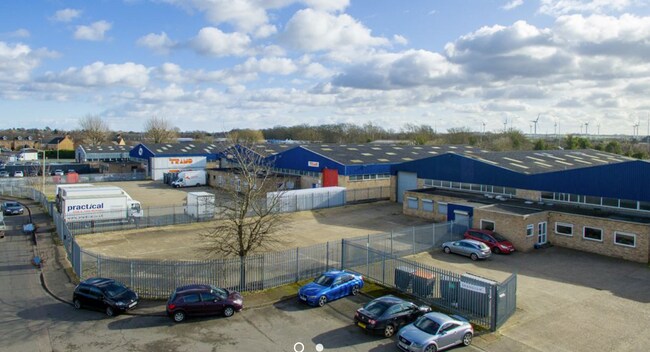 Plus de détails pour 11-12 Albone Way, Biggleswade - Industriel à louer