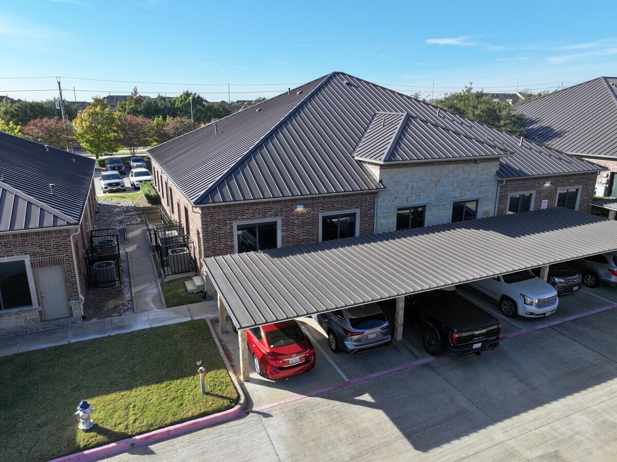 6570 Naaman Forest Blvd, Garland, TX 75044 - Unit 200 -  - Interior Photo - Image 2 of 22