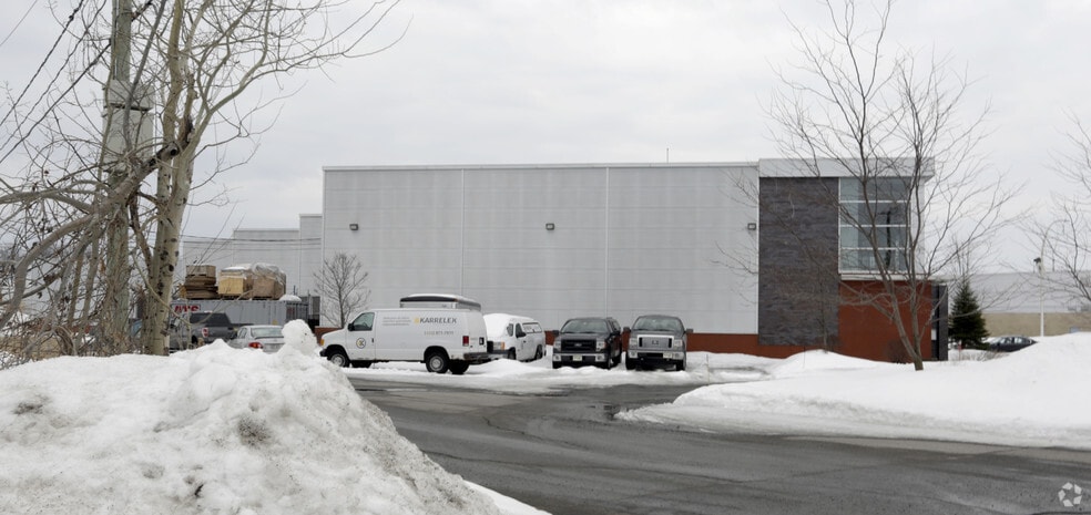 10 Rue Gaston-Dumoulin, Blainville, QC à louer - Photo du bâtiment - Image 3 de 36