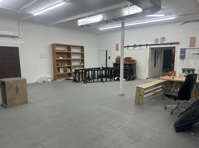 711 Broadway, Westwood, NJ for lease - Interior Photo - Image 2 of 12