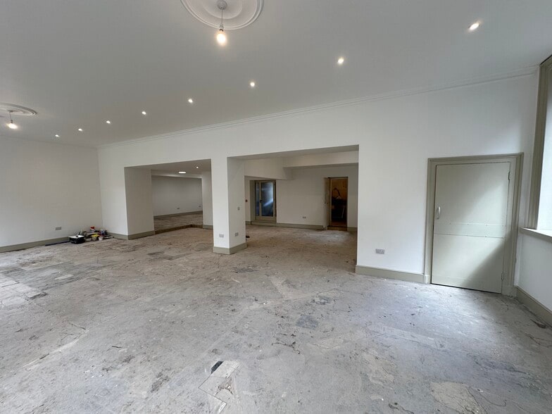 5 High St, Shepton Mallet for lease - Building Photo - Image 2 of 6