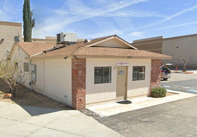 More details for 42450 12th St W, Lancaster, CA - Office for Lease