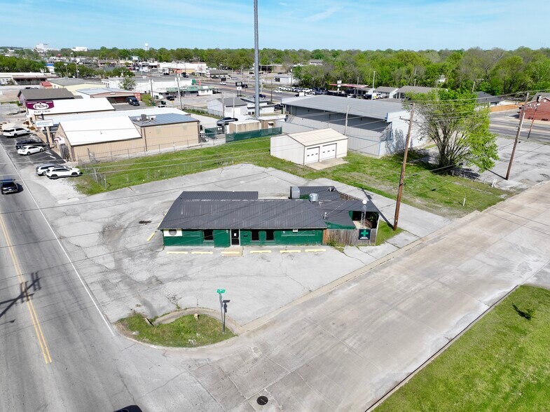 500 N J. M. Davis Blvd, Claremore, OK à vendre - Photo du bâtiment - Image 3 de 17