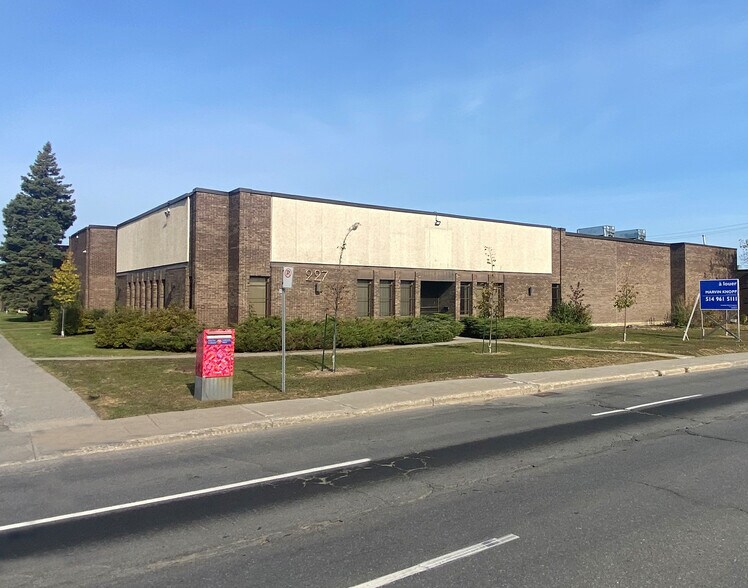 227 Boul Brunswick, Pointe-claire, QC à louer - Photo du bâtiment - Image 1 de 5