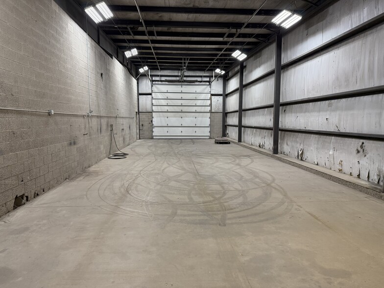 8519 Storage Dr, Franksville, WI for lease - Building Photo - Image 2 of 7
