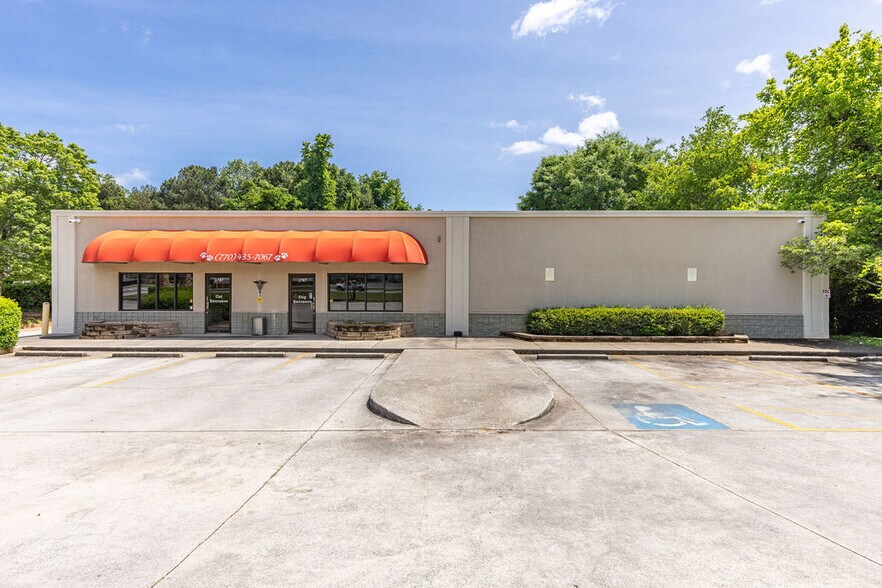 2787 SE Cobb Dr, Smyrna, GA à vendre - Photo du bâtiment - Image 2 de 15