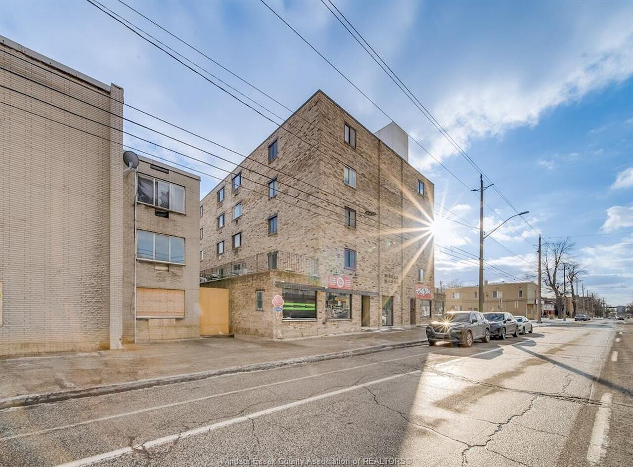 1747-1767 University Av W, Windsor, ON for sale Primary Photo- Image 1 of 1