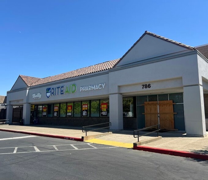 7860 Gerber Rd, Sacramento, CA for lease - Building Photo - Image 1 of 11