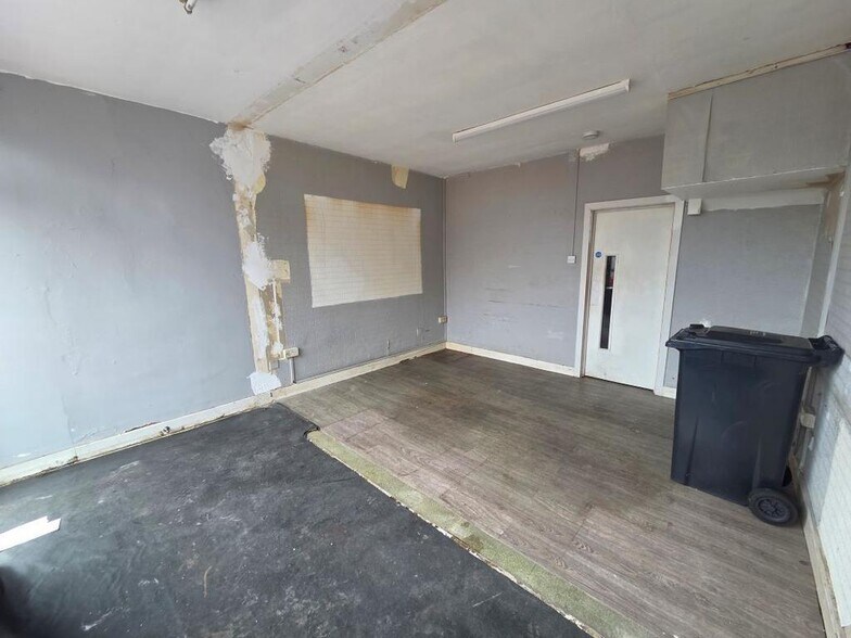 29 Langley High St, Oldbury à vendre - Photo du bâtiment - Image 3 de 22