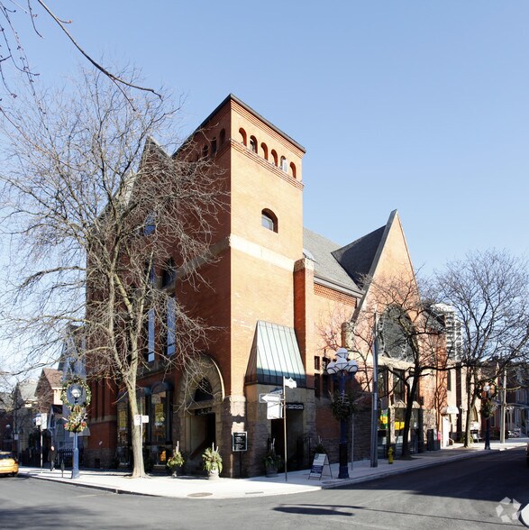 33 Hazelton Ave, Toronto, ON à vendre - Photo du bâtiment - Image 3 de 5