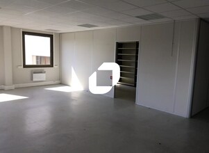 Bureau dans Lisses à louer Photo intérieure- Image 1 de 1