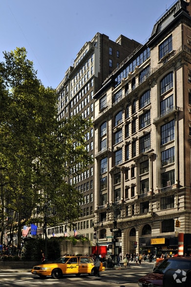 66-70 W 40th St, New York, NY for lease - Building Photo - Image 2 of 14