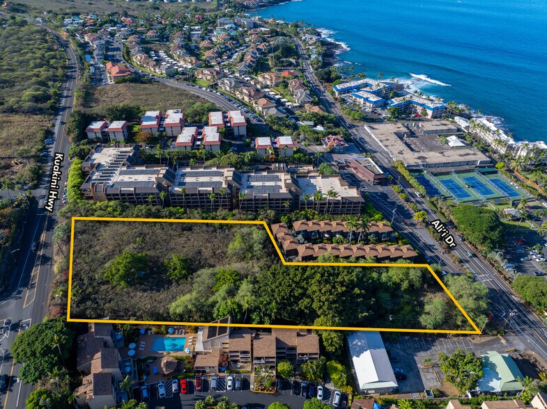 75-5849 Alii Drive, Kailua Kona, HI à vendre - Photo du bâtiment - Image 2 de 3