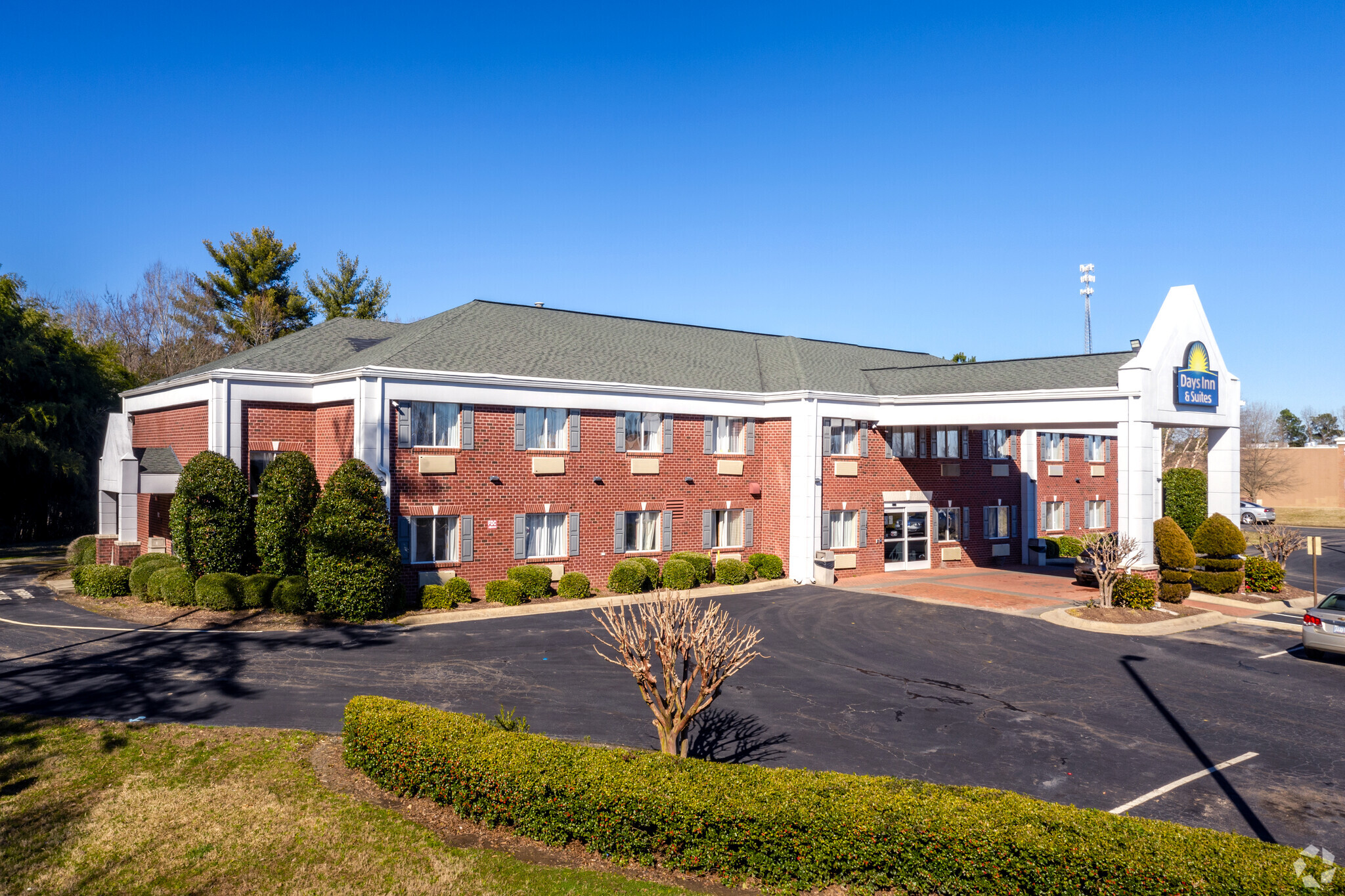 1515 E 11th St, Siler City, NC for sale Primary Photo- Image 1 of 1