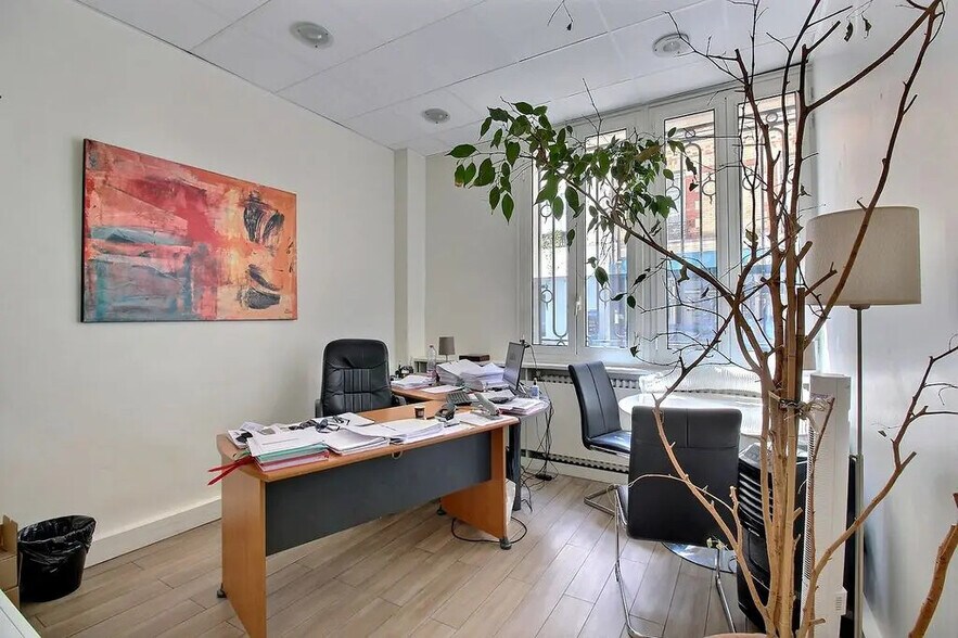 Office in Paris for lease - Interior Photo - Image 2 of 6