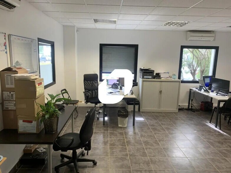 Bureau dans Saint-Priest à louer - Photo intérieure - Image 3 de 17