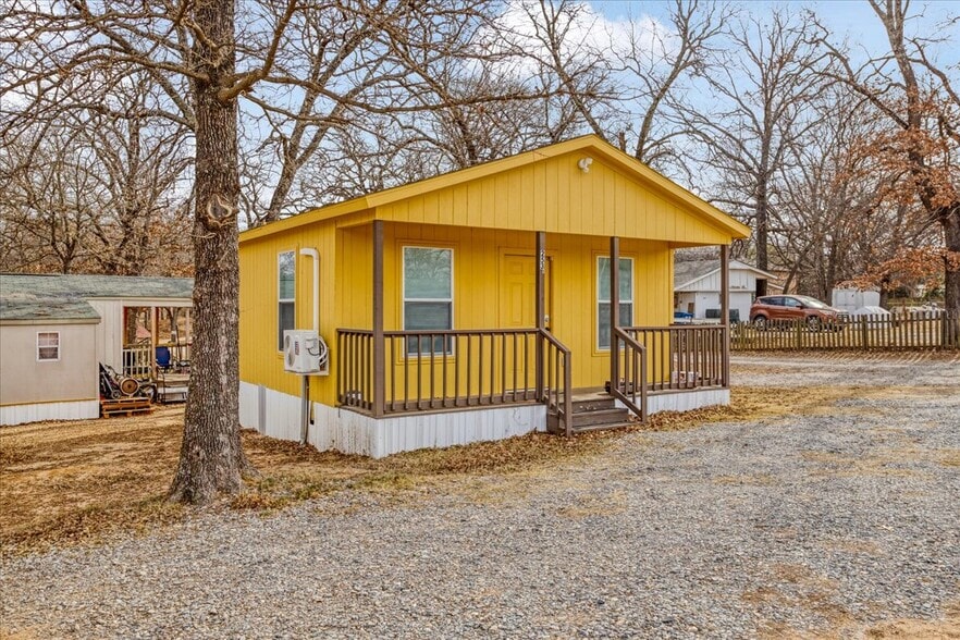 145 Whippoorwill Dr, Mead, OK for sale - Building Photo - Image 2 of 2