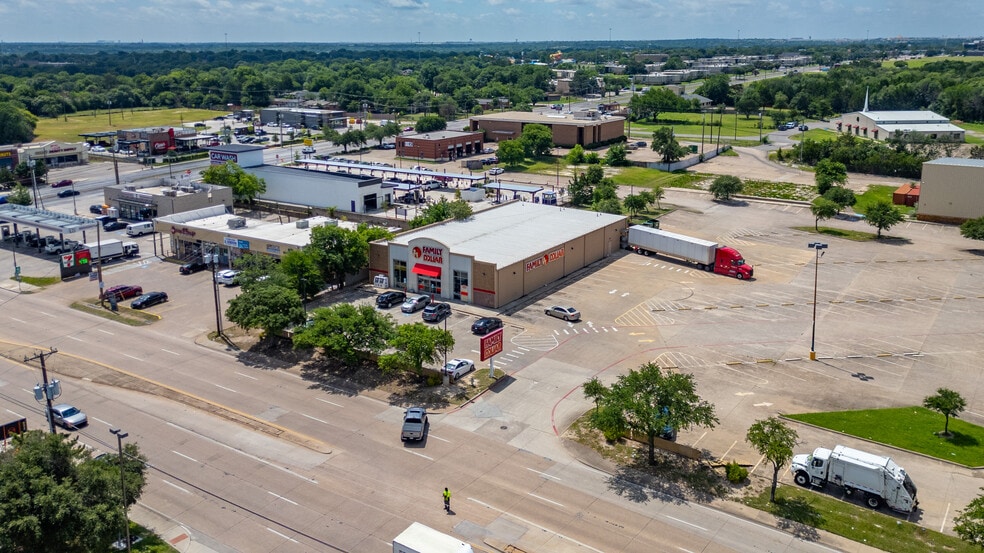 2426 W Ledbetter Dr, Dallas, TX for sale - Building Photo - Image 2 of 6