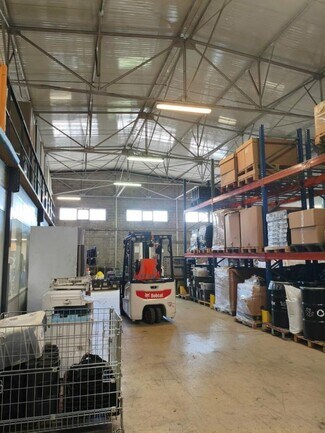 More details for 30 Bis Rue D'Helsinki, Vitrolles - Industrial for Lease