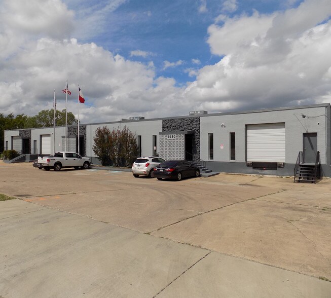 2430-2434 January Ln, Grand Prairie, TX à louer - Photo du bâtiment - Image 2 de 10