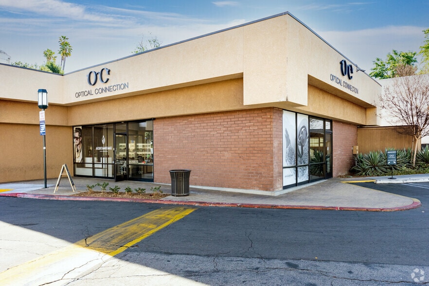 11960-11996 Ventura Blvd, Studio City, CA à louer - Photo du bâtiment - Image 2 de 9