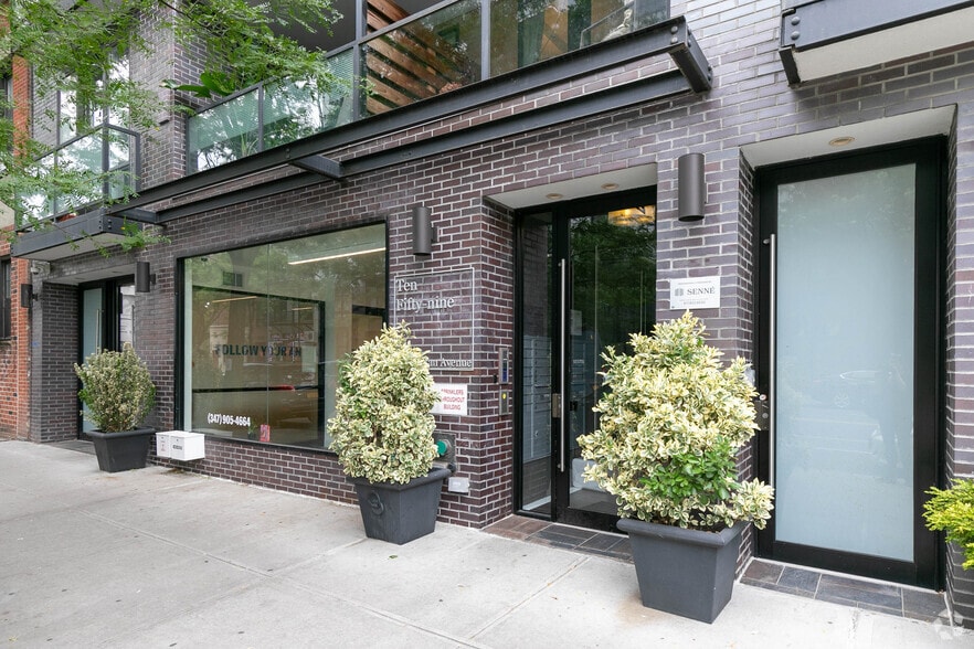 1059 Manhattan Ave, Brooklyn, NY for lease - Building Photo - Image 2 of 6