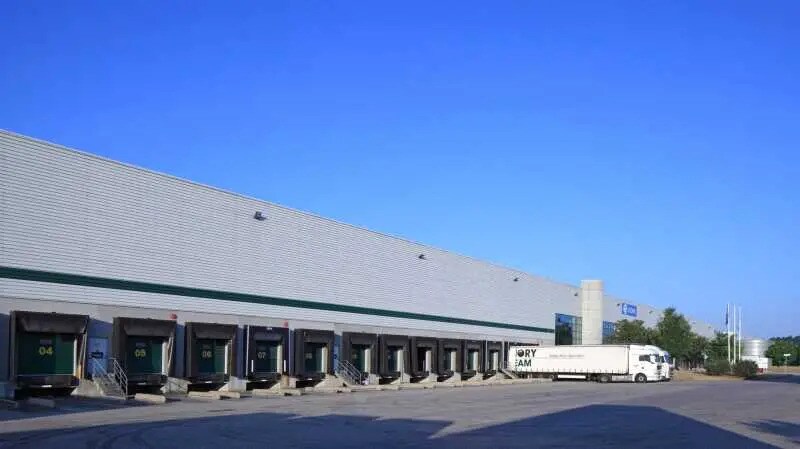 Bureau dans Saint-Quentin-Fallavier à louer - Photo du bâtiment - Image 3 de 6