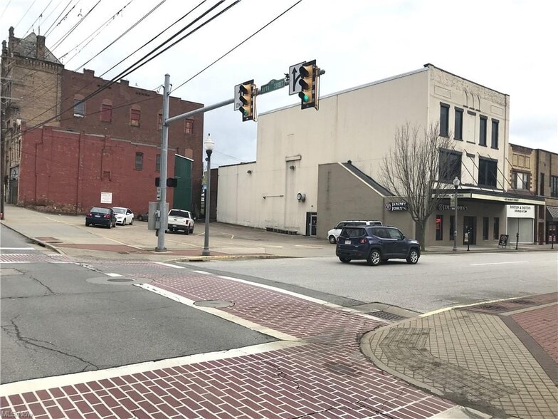 422 Market St, Parkersburg, WV for sale - Building Photo - Image 2 of 12