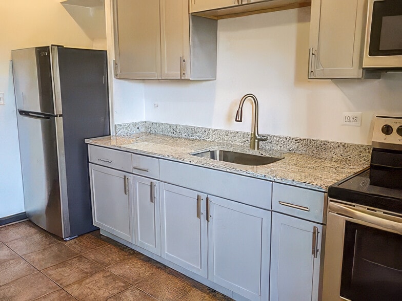 5609 S Michigan Ave, Chicago, IL for sale - Building Photo - Image 3 of 5