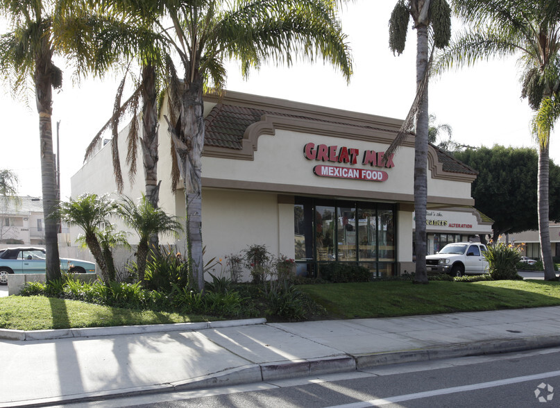 2360 Newport Blvd, Costa Mesa, CA for lease - Building Photo - Image 1 of 3