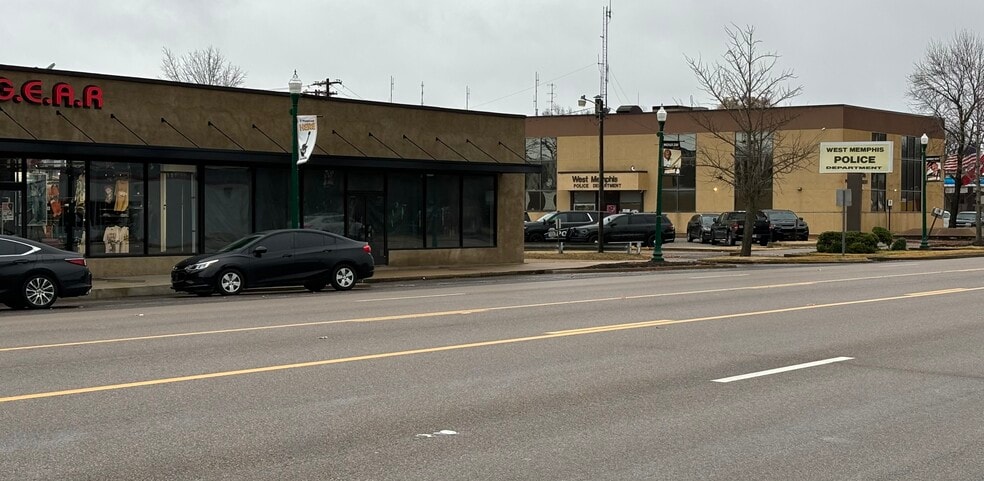 606 E Broadway St, West Memphis, AR à louer - Photo du bâtiment - Image 3 de 7