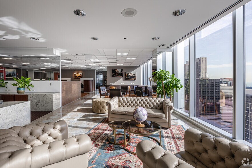 155 N Wacker Dr, Chicago, IL à louer - Photo du bâtiment - Image 1 de 22