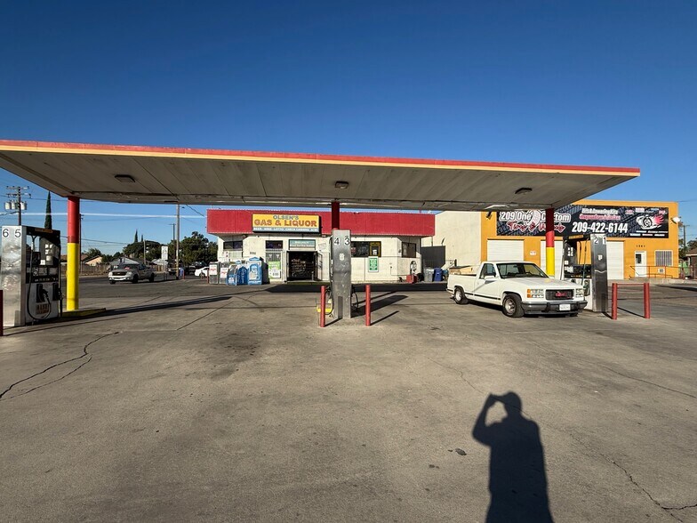 1541 Crows Landing Rd, Modesto, CA à vendre - Photo du bâtiment - Image 2 de 7