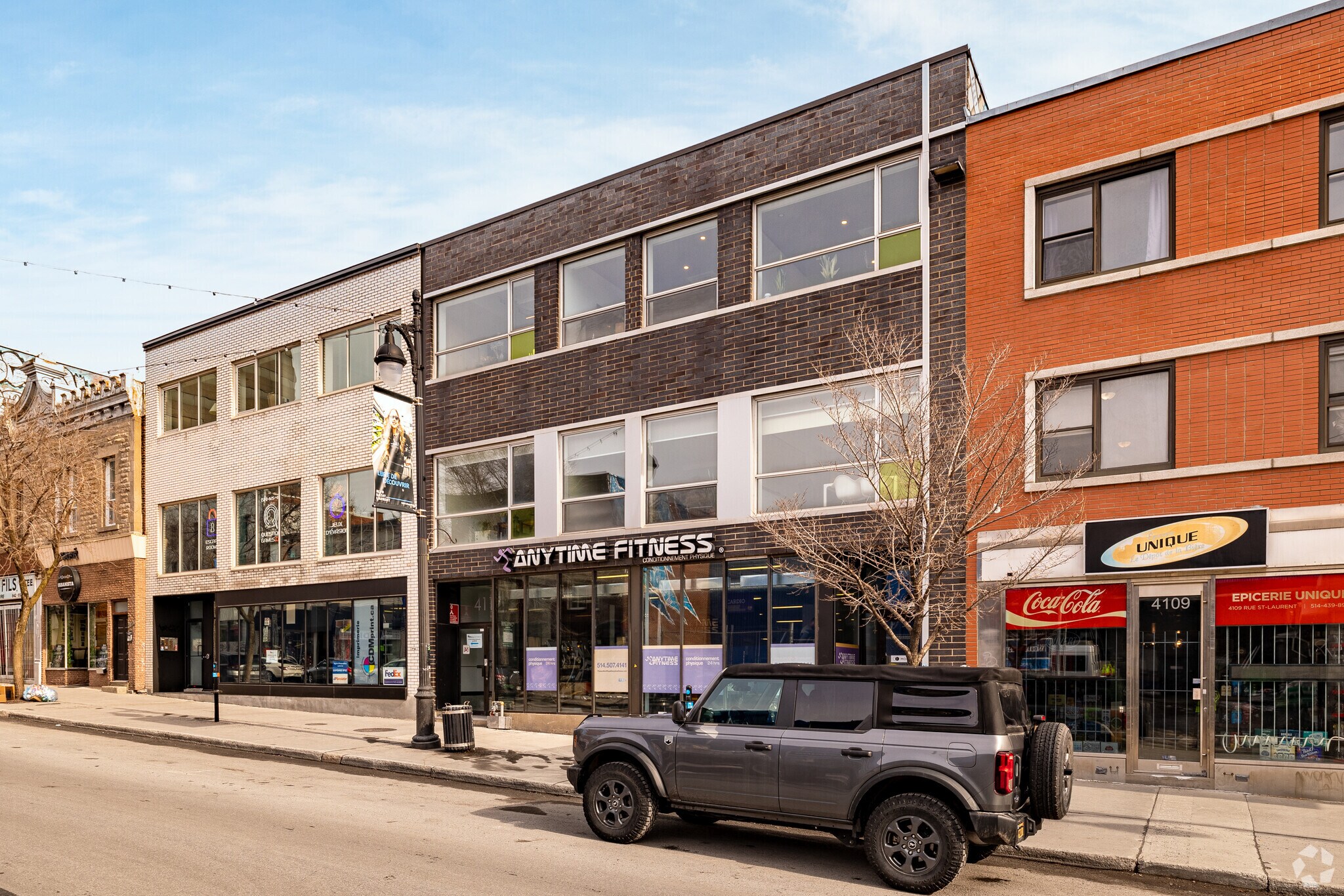 4115-4117 Boul Saint-Laurent, Montréal, QC à louer Photo principale- Image 1 de 13