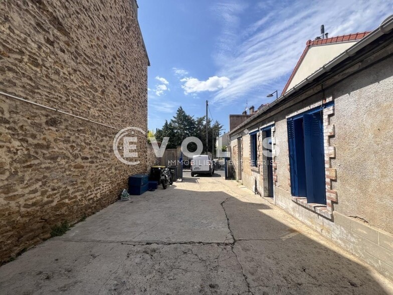 Flex in Champigny-sur-Marne for lease - Building Photo - Image 3 of 17