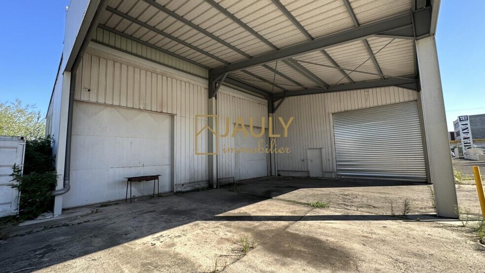 27 Rue Des Frères Lumière, Meaux for sale - Building Photo - Image 3 of 12