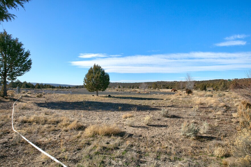 11301 SE Juniper Canyon Rd, Prineville, OR à vendre - Photo du bâtiment - Image 3 de 10