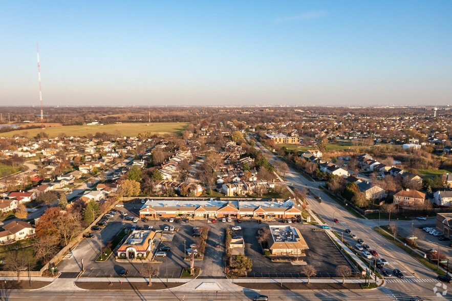 601-633 Meacham Rd, Elk Grove Village, IL for lease - Aerial - Image 3 of 5