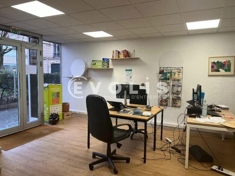 Office in Paris for sale - Interior Photo - Image 1 of 7