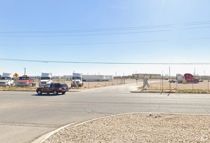 381 Darrington Rd, Horizon City, TX for lease - Primary Photo - Image 1 of 1