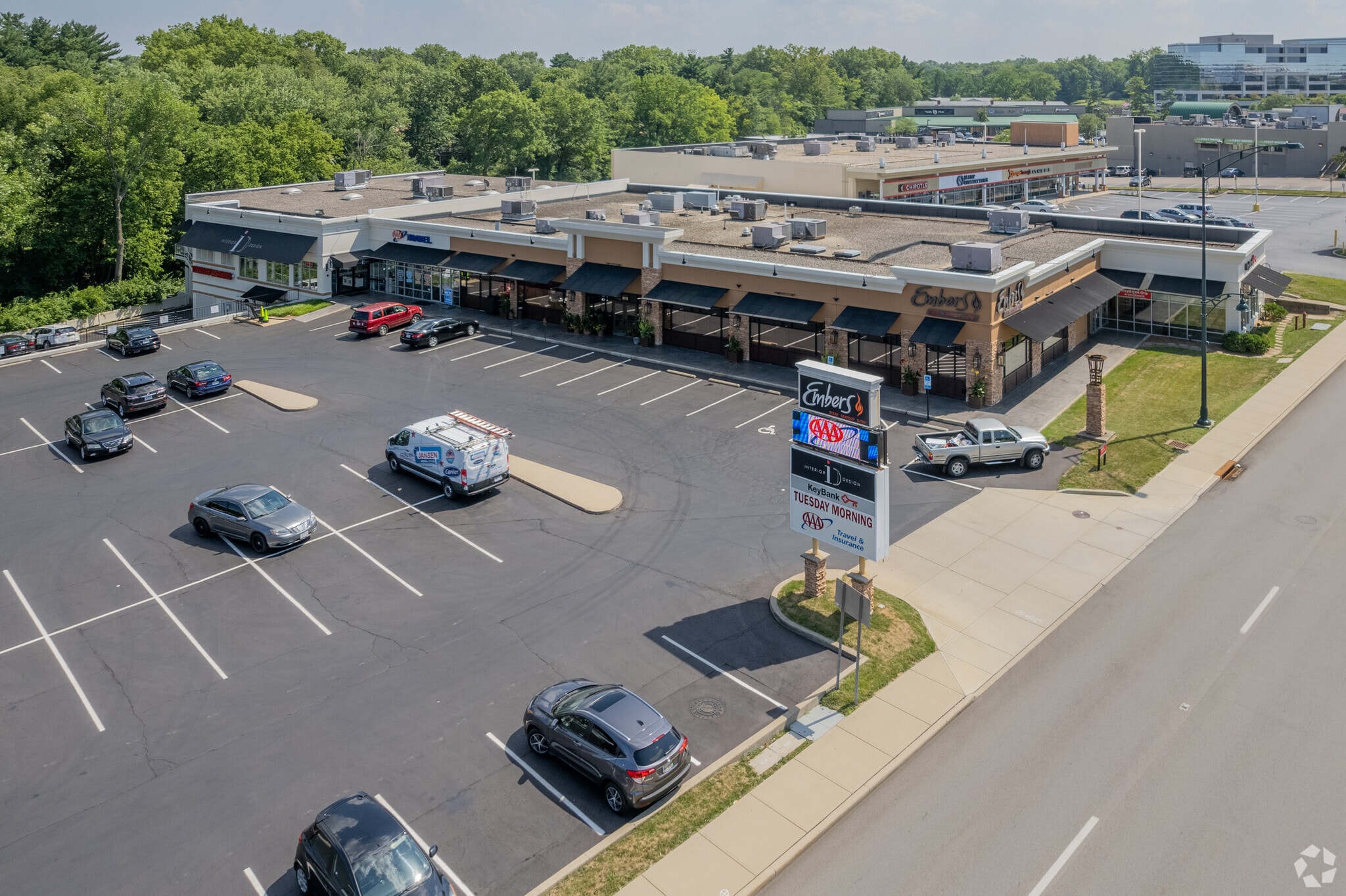 8160-8180 Montgomery Rd, Cincinnati, OH for lease Aerial- Image 1 of 5