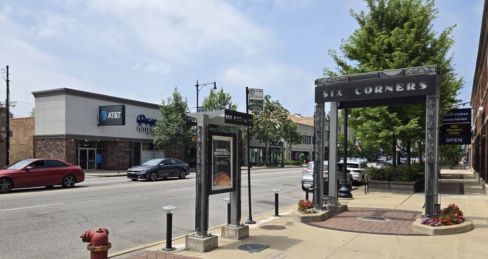 4817 W Irving Park Rd, Chicago, IL for sale - Building Photo - Image 1 of 7