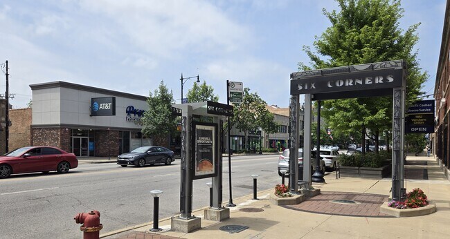 Plus de détails pour 4817 W Irving Park Rd, Chicago, IL - Commerce de détail à vendre