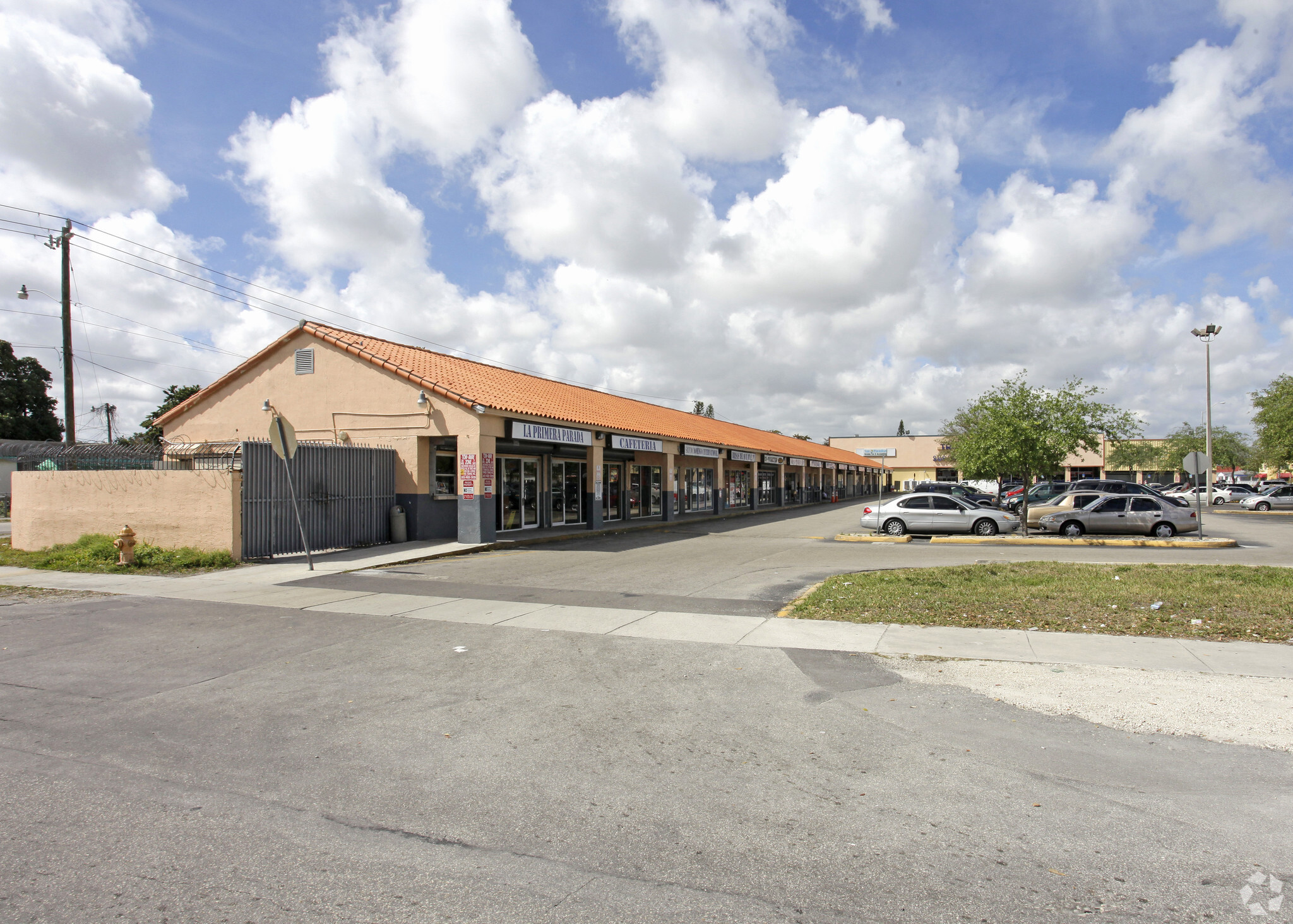 11800-11836 NW 10th Ave, Miami, FL for lease Primary Photo- Image 1 of 8