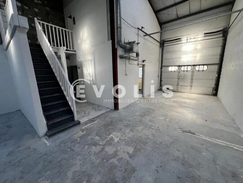 Flex dans Lisses à louer - Photo du bâtiment - Image 2 de 12