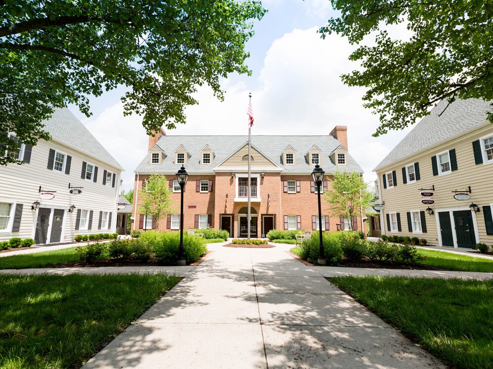 8320 Bellona Ave, Towson, MD à louer Photo principale- Image 1 de 10