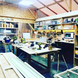 Plus de détails pour Local d'activités à louer