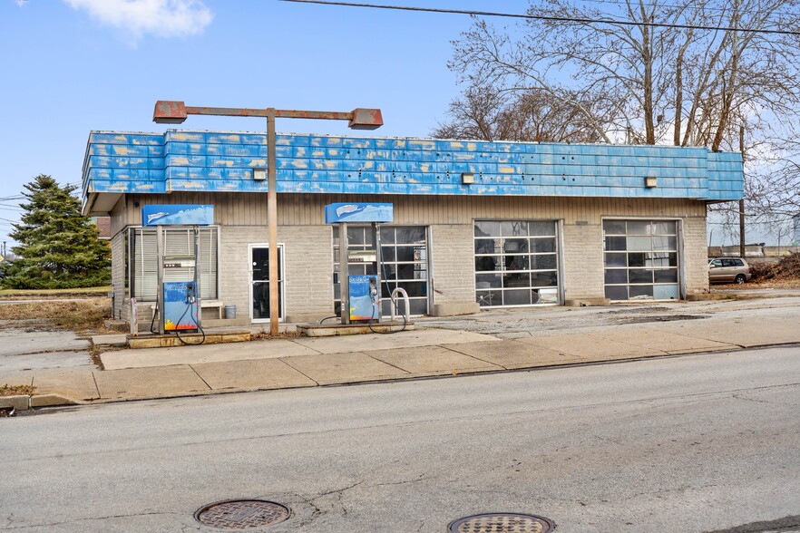 2400 Ligonier St, Latrobe, PA for sale - Building Photo - Image 1 of 60