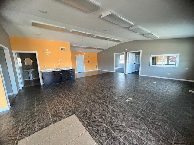 2600 Elkhart Rd, Goshen, IN à louer - Photo du bâtiment - Image 3 de 8