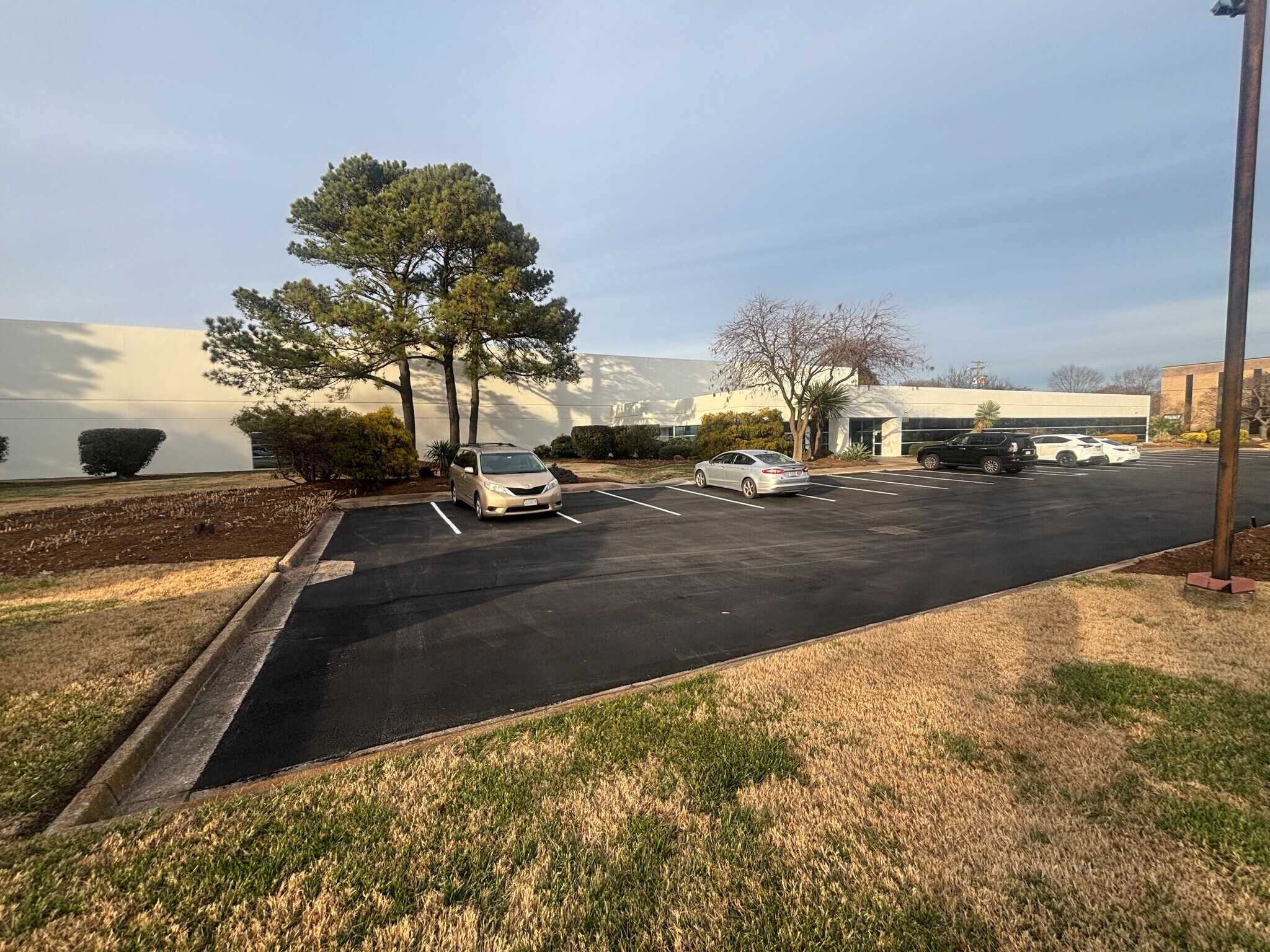 5358 Robin Hood Rd, Norfolk, VA for lease Building Photo- Image 1 of 18